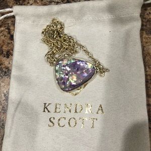 Kendra Scott necklace